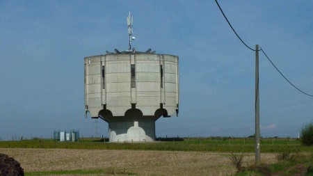 Relais d'antenne GSM sur château d'eau